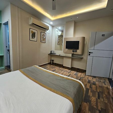 Dashrath Inn Near Ramjanmbhoomi Ayodhya Екстер'єр фото