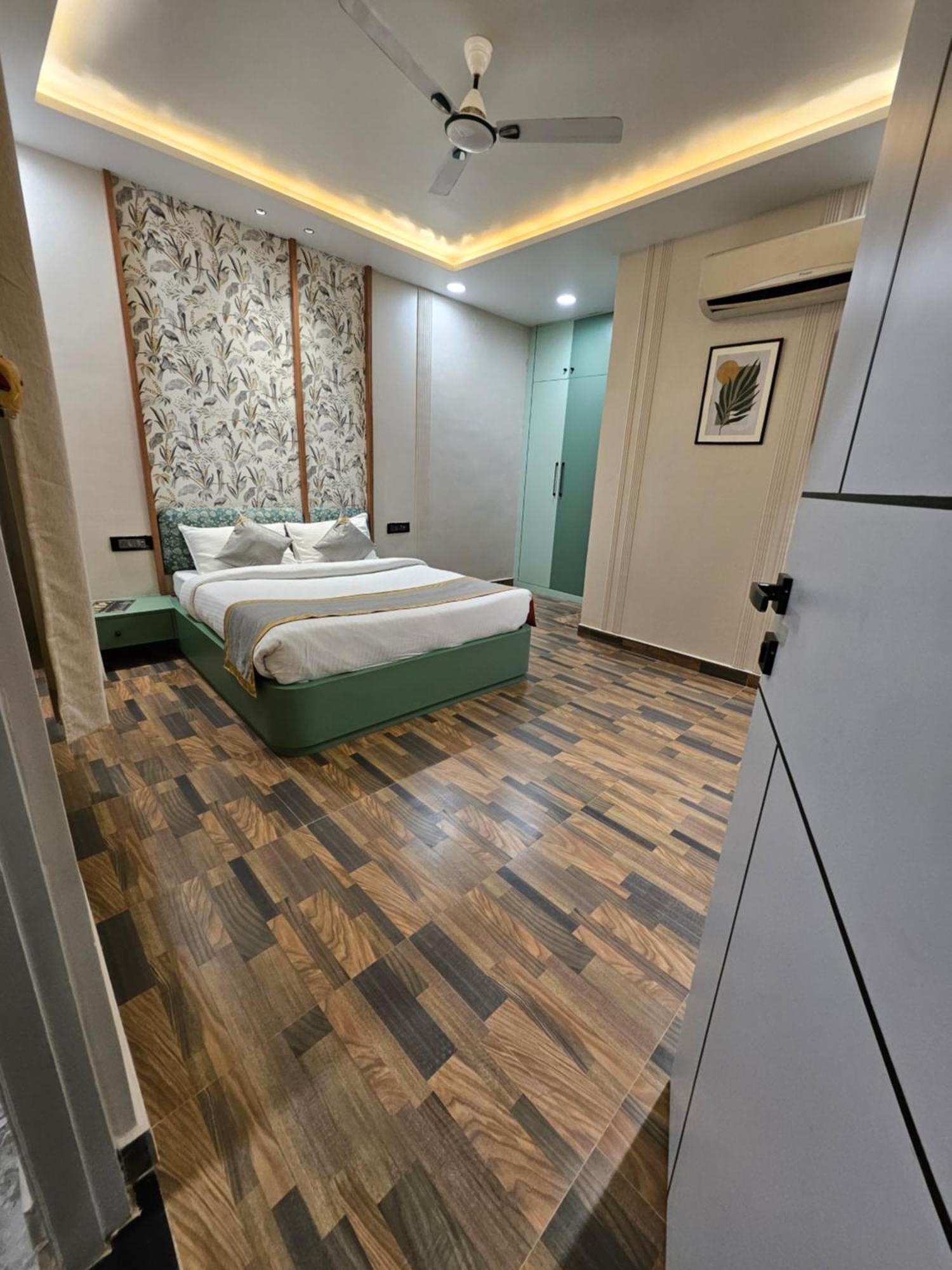 Dashrath Inn Near Ramjanmbhoomi Ayodhya Екстер'єр фото