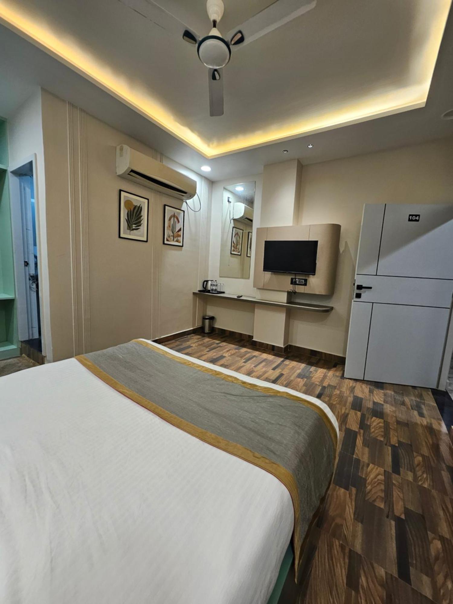 Dashrath Inn Near Ramjanmbhoomi Ayodhya Екстер'єр фото